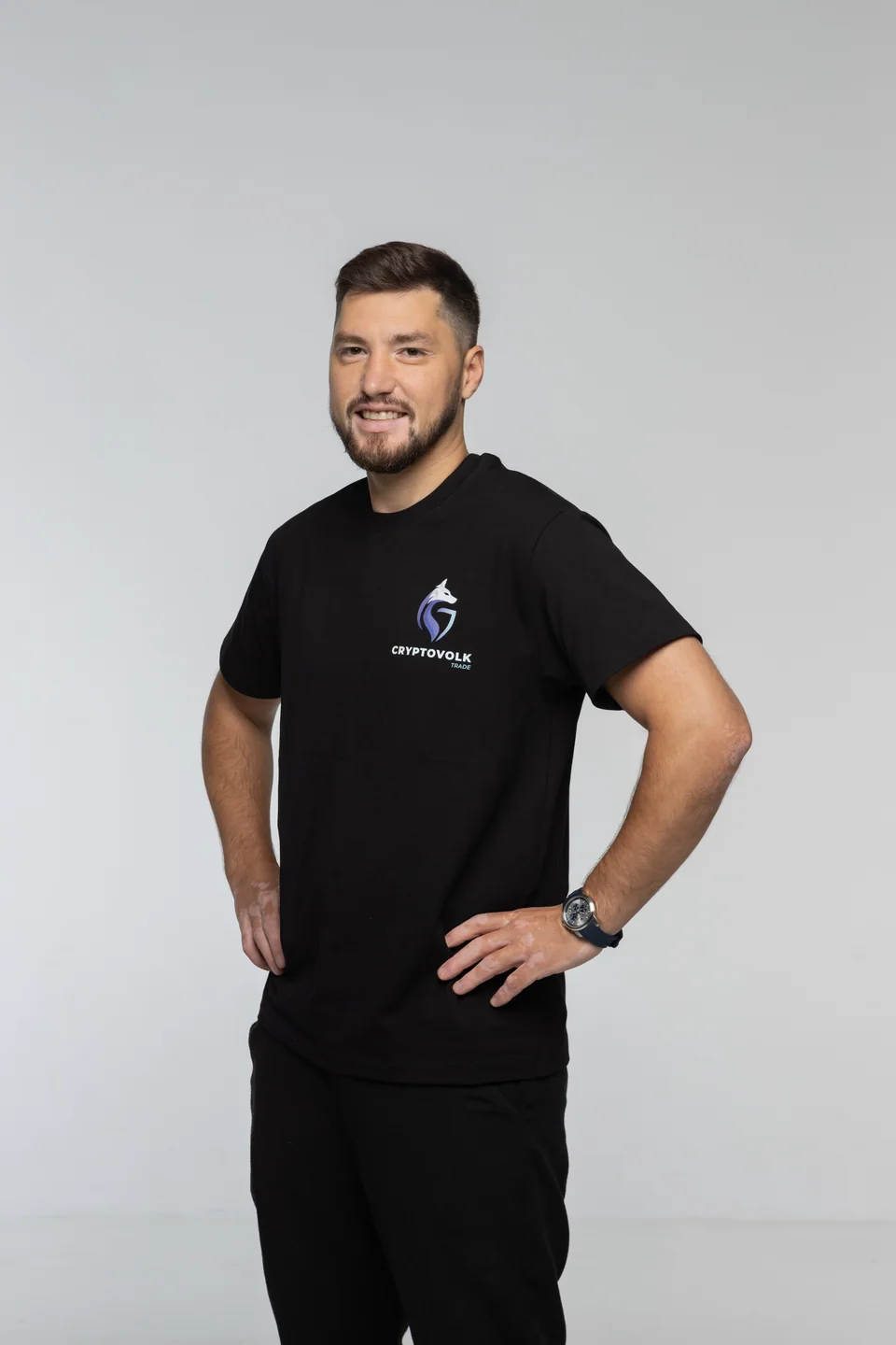 Нұрлан — CryptoVolk негізін қалаушы және трейдер